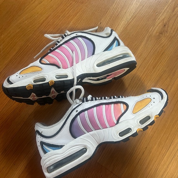 Nike White and Multicolor Sneakers - Picture 3 of 6